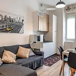 Old Town - Free Wifi - Cruises 10 Mins Apartman *