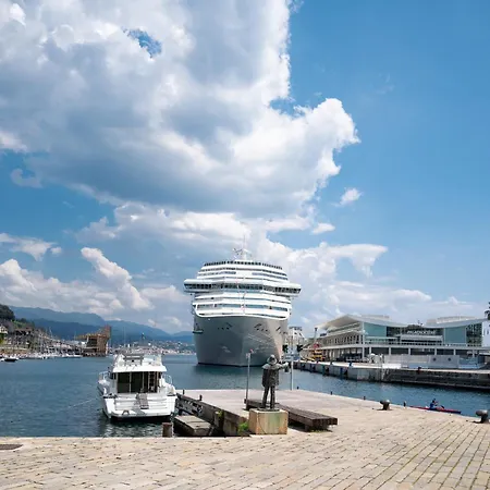 Apartment Old Town - Free Park - Cruises 10 Mins Savona