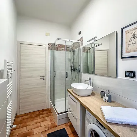 Old Town - Free Park - Cruises 10 Mins Savona